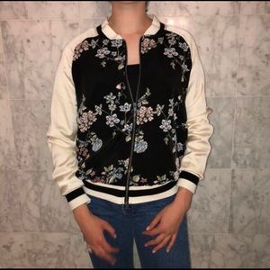 🌸Floral bomber jacket🌸